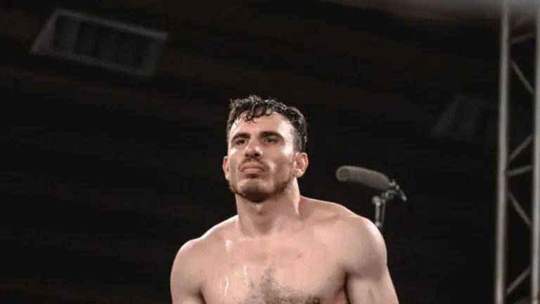 La denunciante señaló que el deportista permanece libre bajo la figura de suspensión condicional del proceso, pese a que ella no otorgó el perdón legal.