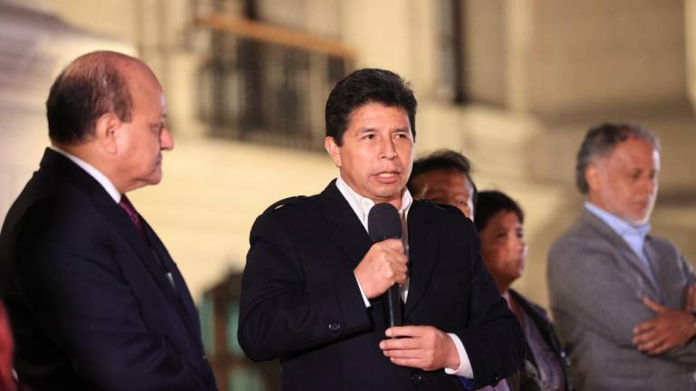 Al ex Presidente de Perú, Pedro Castillo, le fue dictada prisión preventiva tras intentar disolver el Congreso de su país y establecer un gobierno de excepción.