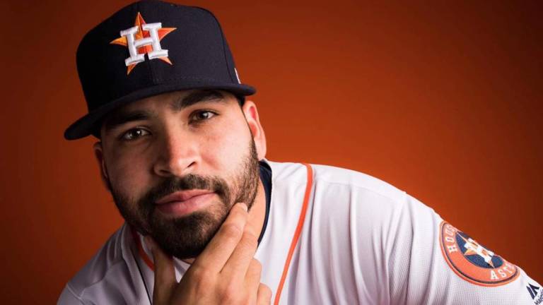 José Urquidy iniciará temporada con los Astros de Houston