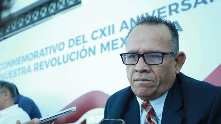 José Juan Rendón Gómez, Jefe de los Servicios Regionales de la Secretaría de Educación Pública y Cultura en Mazatlán, San Ignacio y Concordia.