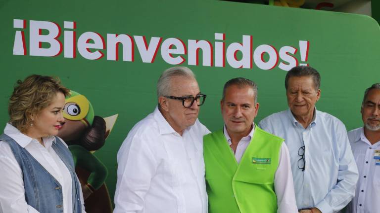 Inauguración de una nueva sucursal en Culiacán de Bodega Aurrerá.