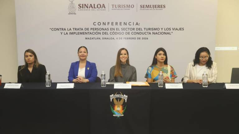 El evento se realizó ante prestadores de servicios de hotelería, taxistas, guías y estudiantes en el auditorio de la Facultad de Turismo de la UAS.
