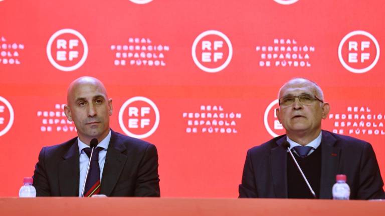 Luis Rubiales (izquierda), presidente suspendido de la RFEF.