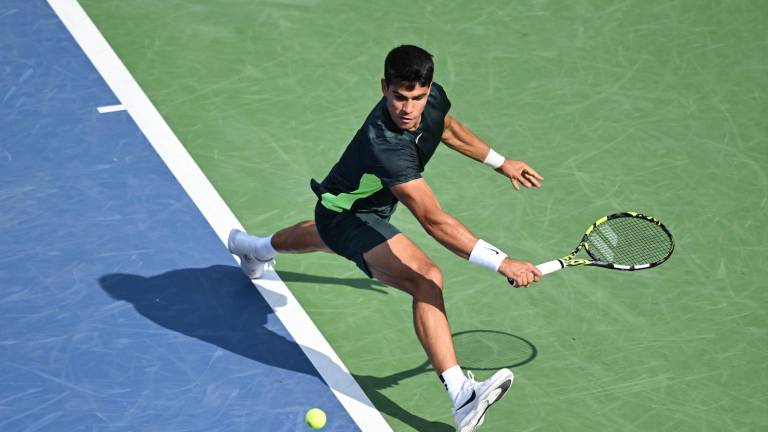 Carlos Alcaraz se impone en tres sets a Hubert Hurkacz.