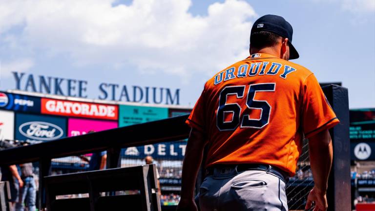 José Urquidy lanzará ante Angelinos.
