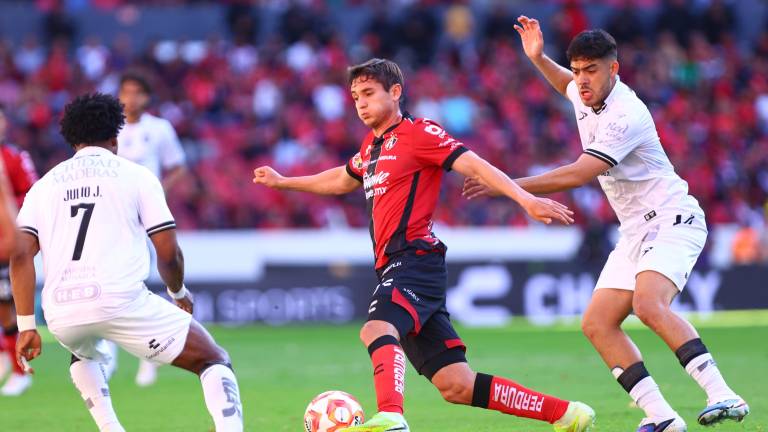 Atlas buscó más y rozó la victoria en la recta final, pero Querétaro resistió con orden.