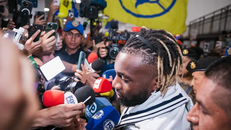 Allan Saint-Maximin denuncia racismo contra su familia