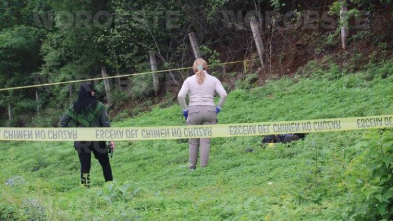 Un hombre asesinado fue localizado a un costado de la carretera al sur de Culiacán.
