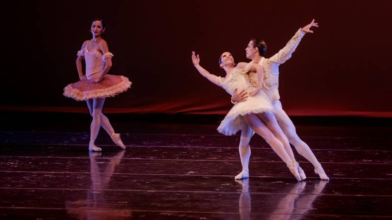 El Ballet de Monterrey presentó la Gala Levitar en el Teatro Pablo de Villavicencio.
