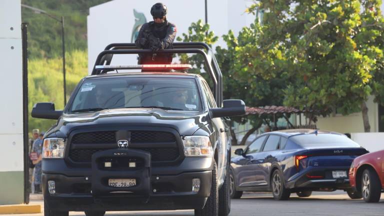 En la reunión con el Gabinete de Seguridad, empresarios pidieron que haya en Mazatlán una presencia permanente de fuerzas federales.
