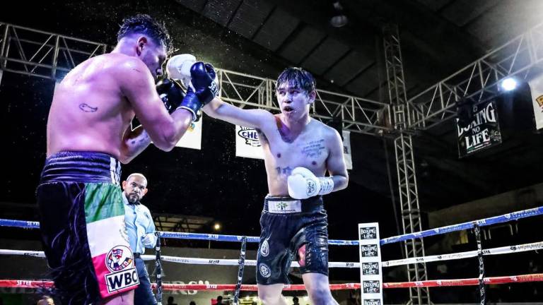 Amaro mejoró su marca a 16 triunfos y un empate, con 7 nocauts en su historial.