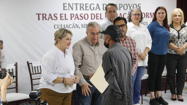 La entrega fue realizada por el gabinete estatal y el Presidente Municipal de Culiacán Juan de Dios Gámez Mendívil, en las instalaciones del Palacio de Gobierno de Sinaloa.