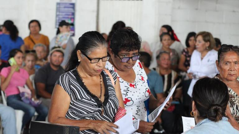 Más de 800 trámites fueron realizados en la cabecera municipal y en la Isla del Bosque.