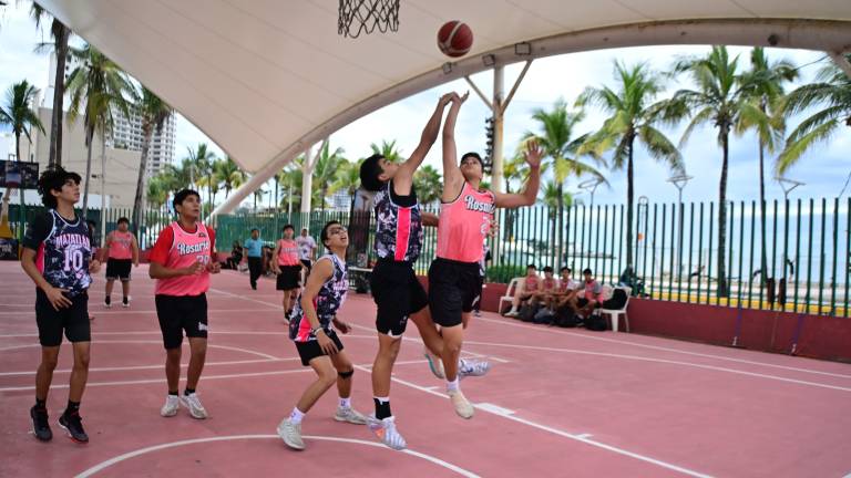 Mazatlán impone su jerarquía en el Zonal de baloncesto.