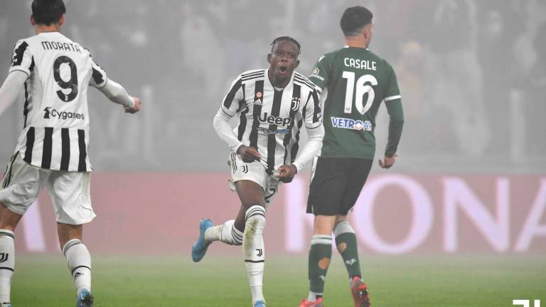Denis Zakaria celebra su primer gol con la camisa del Juventus.