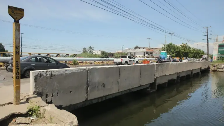 Los tres niveles de Gobierno trabajan para la reconstrucción del Puente Juárez en Mazatlán.