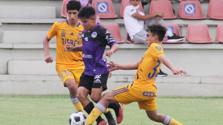 Mazatlán FC y Tigres en su duelo de la categoría Sub 14.