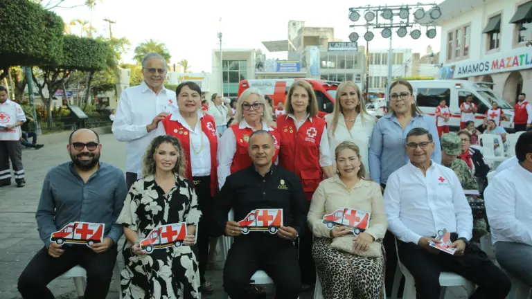 Autoridades, empresarios y voluntarios participaron en el arranque de la Colecta Anual 2026 de Cruz Roja Mazatlán.
