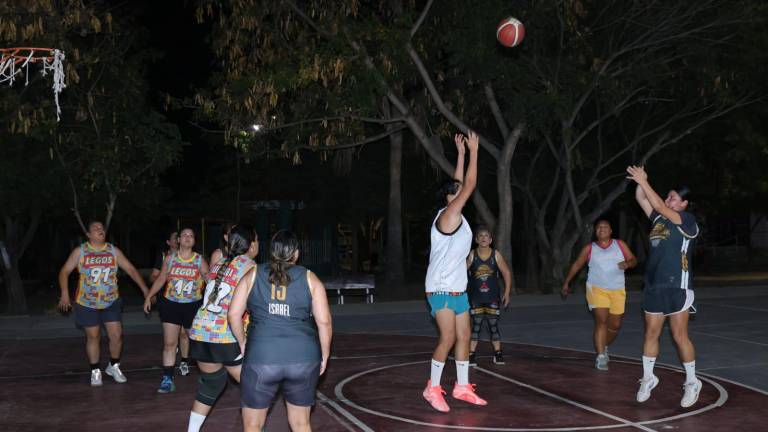 El Torneo de Baloncesto Municipal Golden vivió una jornada intensa en la cancha de la López Mateos.
