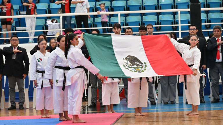 Con la participación de atletas y entrenadores de distintos estados del país y de la selección de Guatemala, se inauguró la 13ª edición del Campeonato Internacional de Karate LPK Mazatlán.