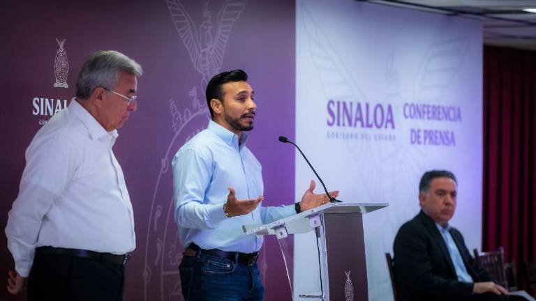 Julio César Cascajares, director del Isde, durante su intervención en la Conferencia Semanera del gobierno de Sinaloa.