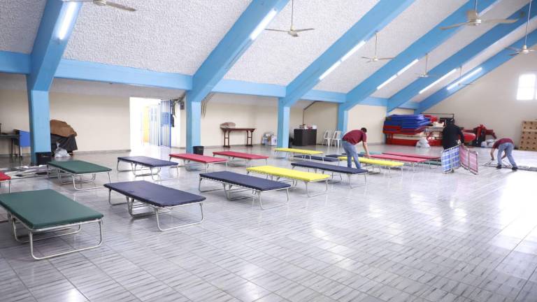 El auditorio del ICO en Mazatlán es habilitado como refugio temporal ante las afectaciones por lluvias.