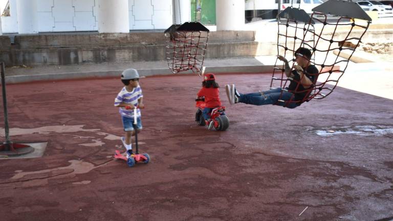 Los niños disfrutaron de una tarde agradable en las instalaciones del Parque Acuático.