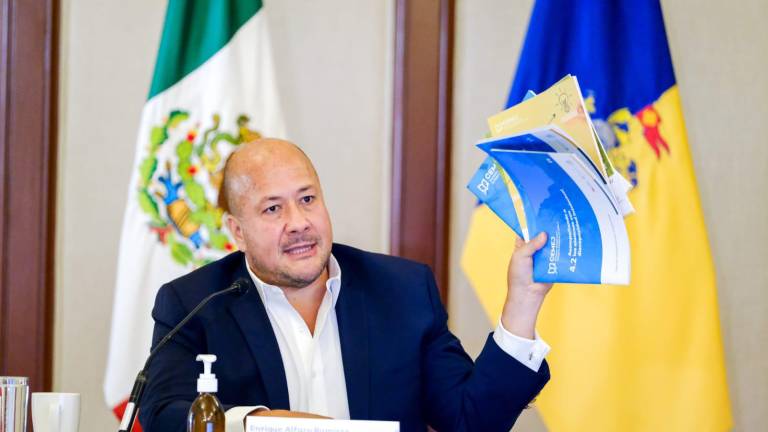 El Gobernador de Jalisco, Enrique Alfaro, alega un proceso administrativo irregular en torno a los nuevos libros de texto gratuitos de la SEP.