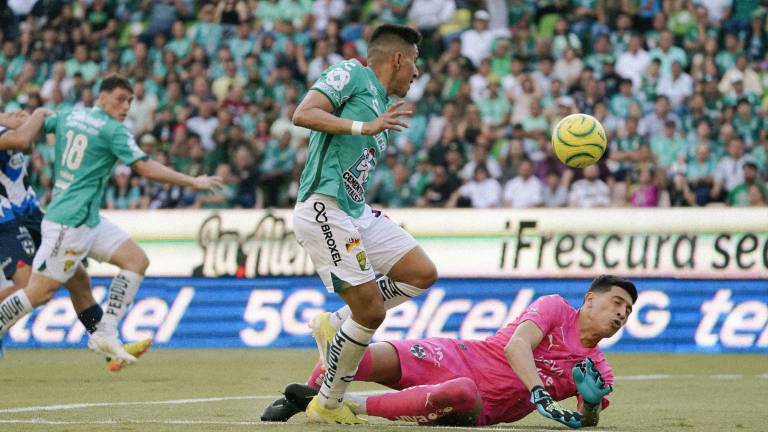Ángel Mena colaboró con un gol en el triunfo del León.