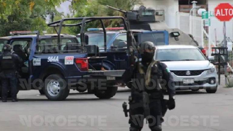 Autoridades aseguran 116 explosivos, armas, drogas y vehículos en operativos realizados en Sinaloa.