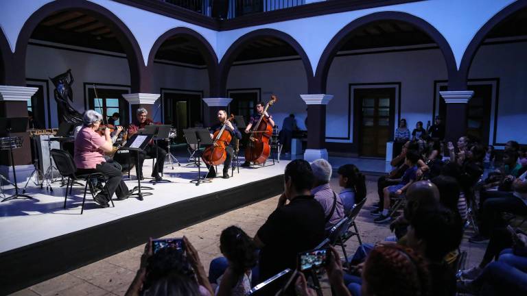 Los docentes de la Escuela Superior de Artes José Limón dieron una demostración de la belleza interpretativa de cada instrumento musical.
