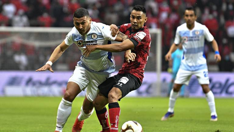 Con polémica arbitral, Toluca vence 2-1 al Cruz Azul en arranque de liguilla