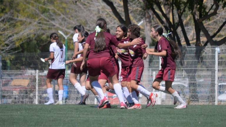 Culiacán gana dos medallas en futbol.