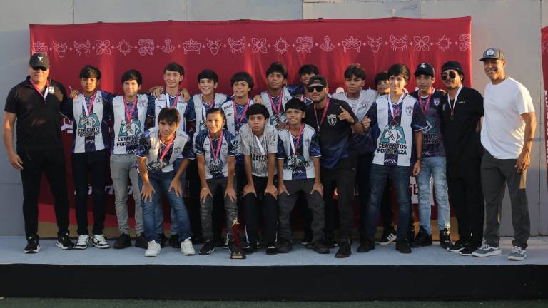 Pachuca Mazatlán domina la premiación de la Liga Imdem.
