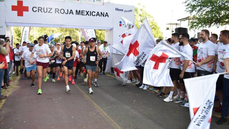 Cientos de corredores se sumaron en Culiacán a la carrera “Todo México Salvando Vidas”, organizada por Cruz Roja.