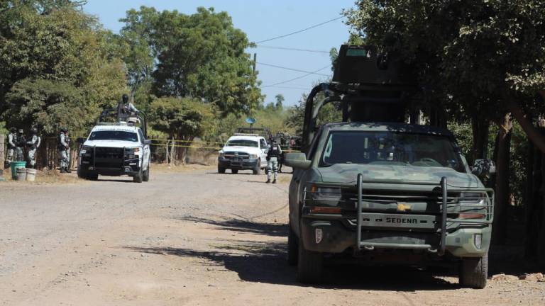 Fuerzas armadas despliegan fuerte operativo en Gambino, Guasave; tienen asegurada una vivienda