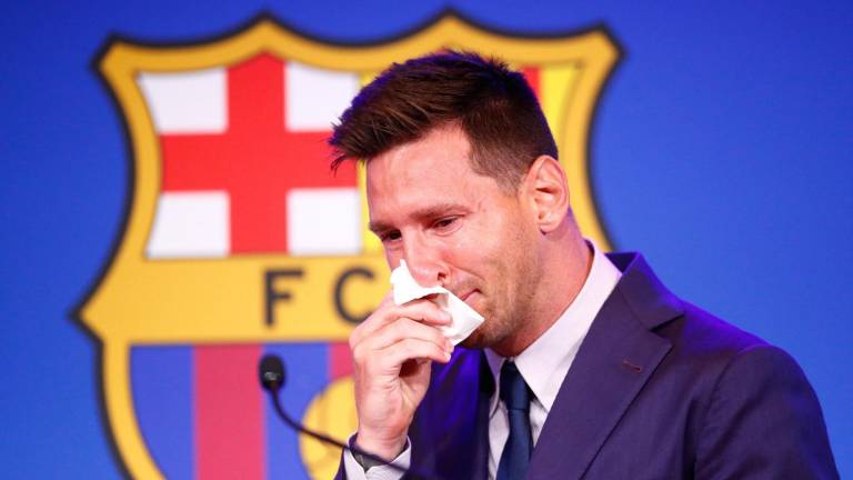 Lionel Messi es criticado por ex directivos del Barcelona.