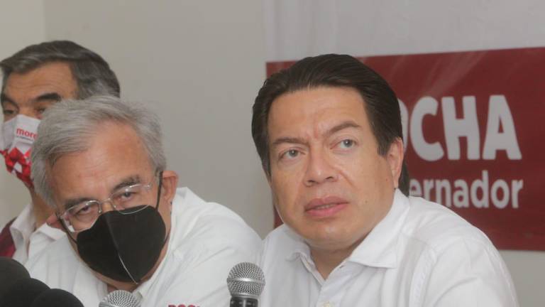 Mario Delgado Carrillo, presidente del CEN de Morena, junto a Rubén Rocha Moya, candidato a Gobernador de Sinaloa.