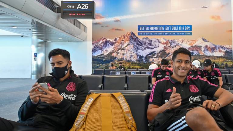 Luis Romo (derecha) es de los elementos que se encuentran con el Tricolor en su gira por Estados Unidos.