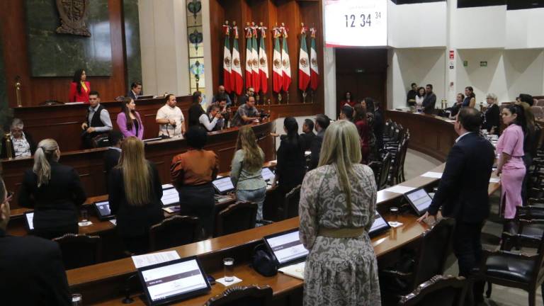 Este lunes otro Diputado local rindió protesta como legislador suplente; en los últimos días, 25 se separaron del cargo.