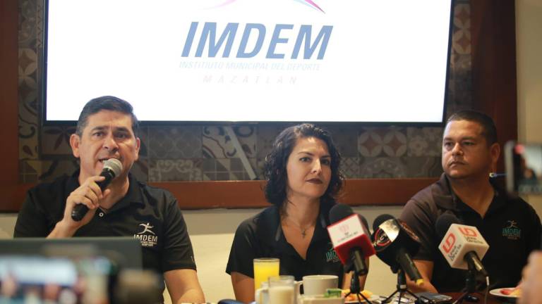 José Ángel Vega, Fabiola Verde y Enrique Rivera dan los pormenores de los selectivos.