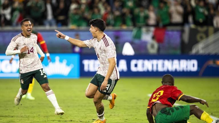 México logra sacar el empate ante Camerún con gol de Kevin Álvarez.