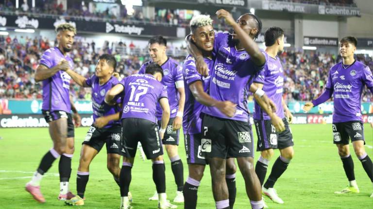 Fiesta completa en la despedida de Mazatlán FC al vencer al bicampeón.