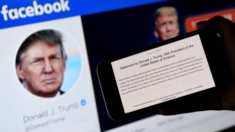 Facebook mantendrá suspensión de cuenta de Trump hasta enero del 2023