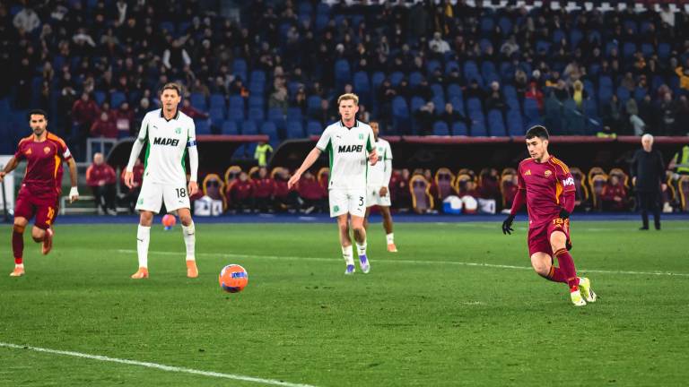 La Roma vence 2-0 al Sassuolo.