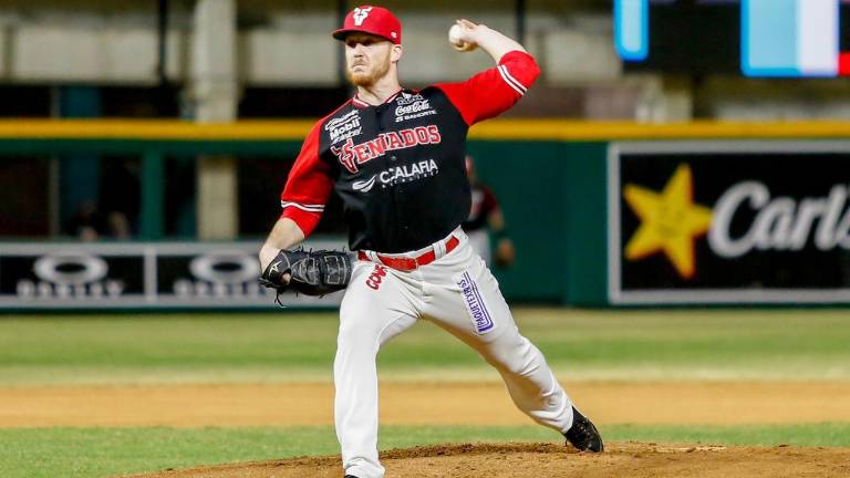 Casey Harman busca un título con los rojos.