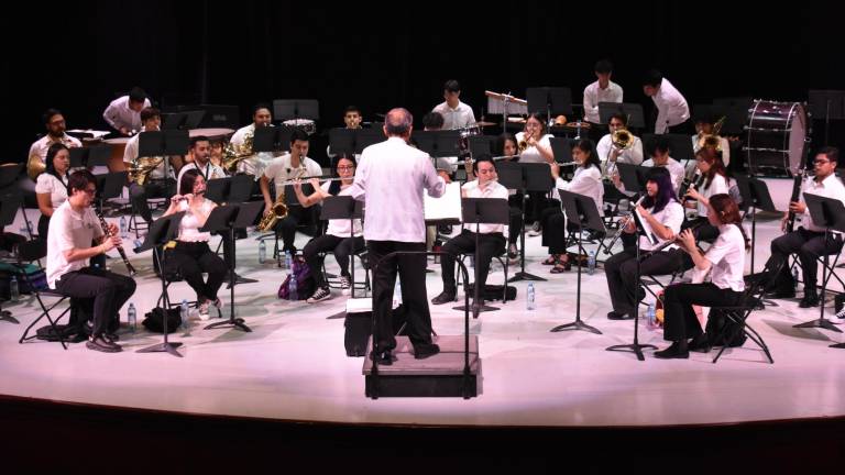 La Banda Sinfónica Juvenil del Estado ofrece concierto en el Congreso Nacional de Boinas Negras.
