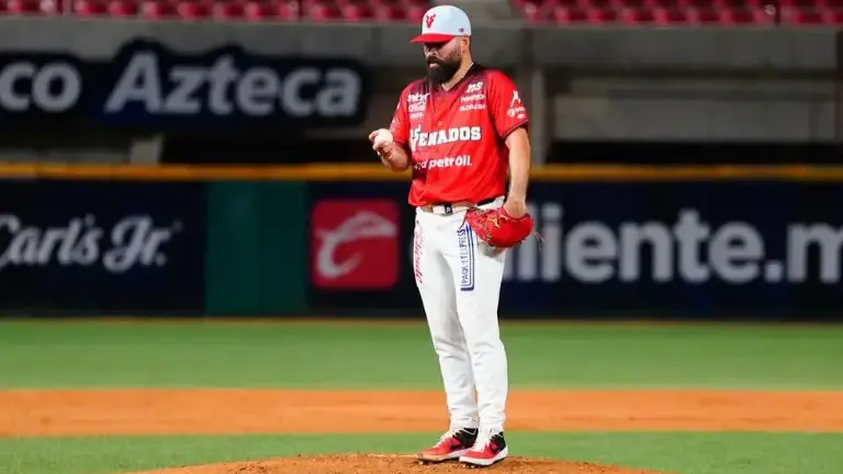 José Luis Urquidy podría lanzar en la postemporada de la Liga Dominicana, ya que actualmente negocia con Leones del Escogido.