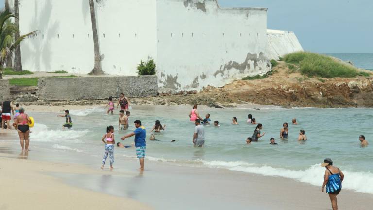 La playa Pinitos perdió hace tiempo la certificación Platino por derrame de aguas.
