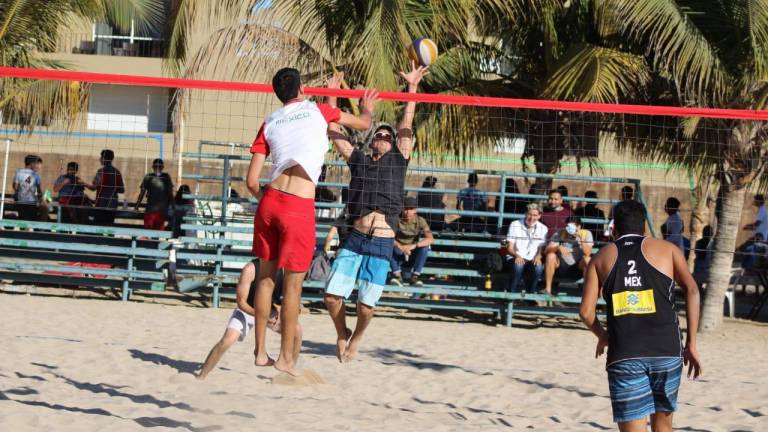 Fernando Barraza es el Rey de la Playa en la Liga de Voleibol Imdem